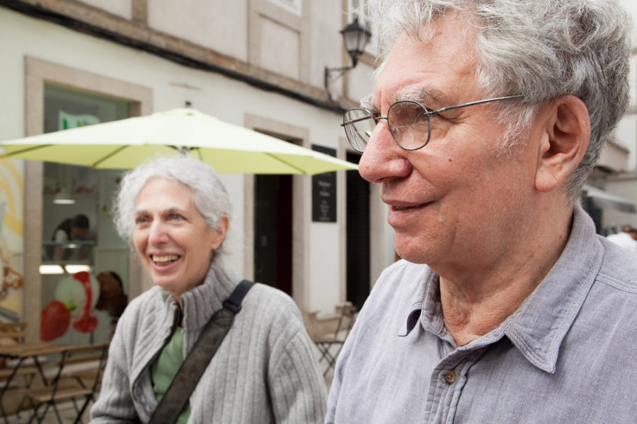 Ken, Flo y su linterna mágica nerviosa