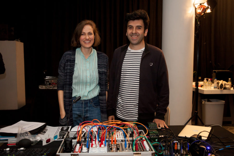 Ojoboca sobre The Hot and the Cold: invocando la experiencia comunal